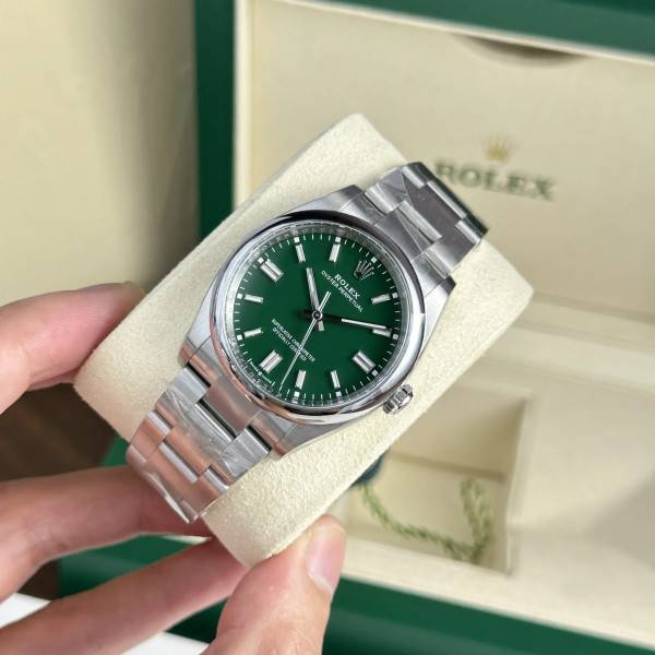 Replica Rolex Oyster Perpetual Green Dial 124300 41 mm