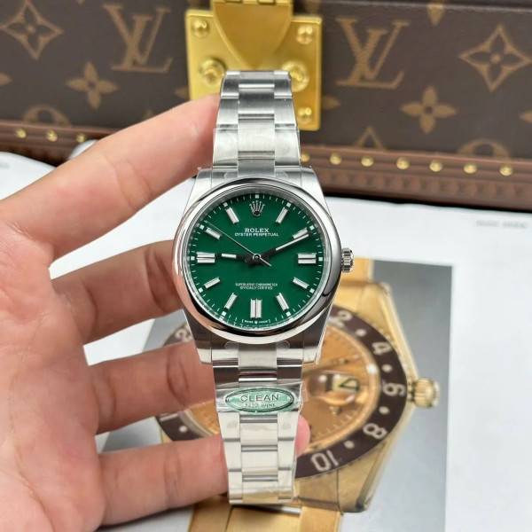 Replica Rolex Oyster Perpetual Lady Green Dial 126000 36 mm