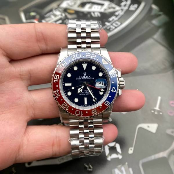 Replica Rolex GMT-Master II 126710BLRO “Pepsi” Jubilee