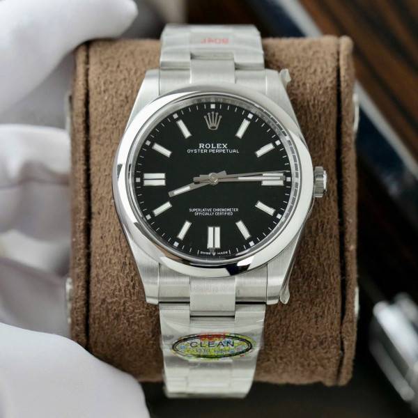 Replica Rolex Oyster Perpetual Lady Black Dial 126000 36 mm