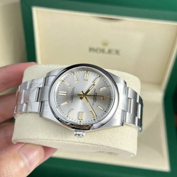 Replica Rolex Oyster Perpetual Silver Dial 124300 41 mm